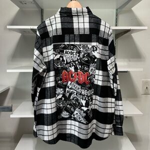 New! Men’s AC/DC graphic plaid button-down shirt. Size L.